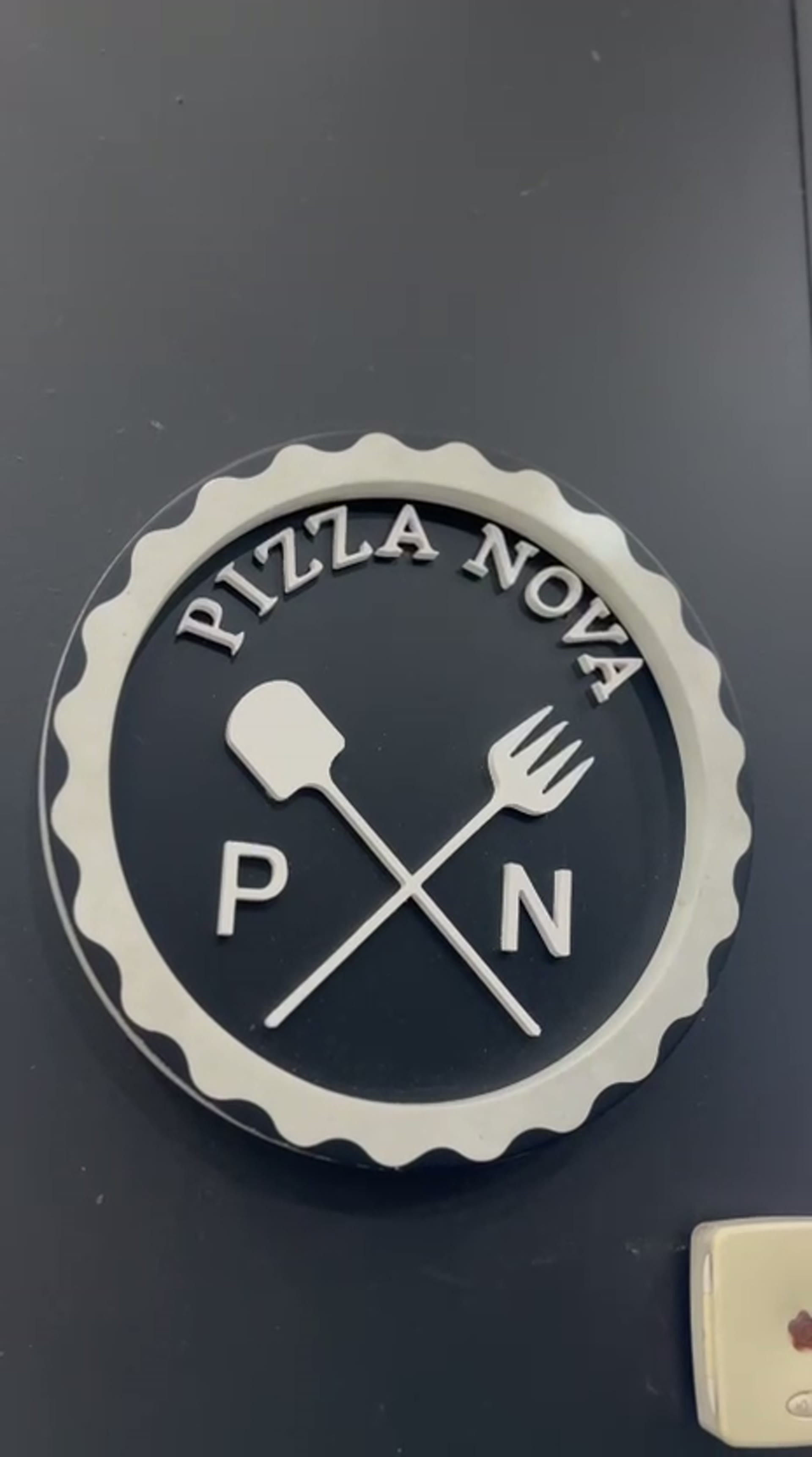 Logo PizzaNova gravé